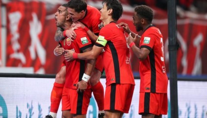 足球报：海港在人员储备上并不充裕，想要卫冕中超冠军着实艰难